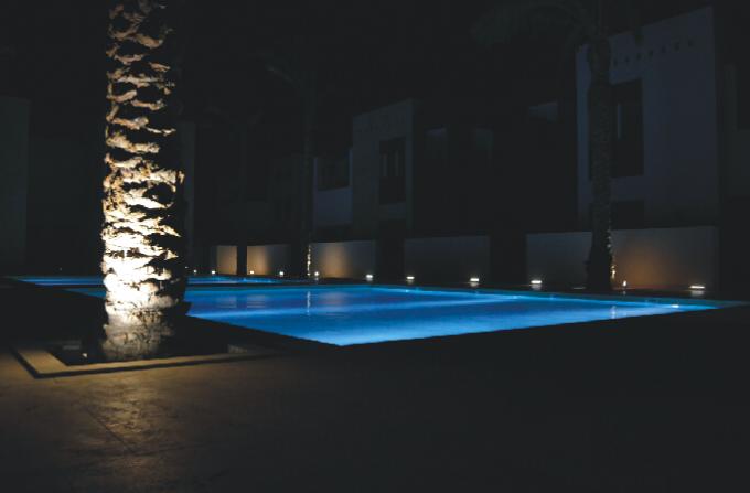 B4XC0418 C4XC0418 4 * 3W 15W RGB 3 في 1 LED ضوء حمام السباحة تحت الماء مع إخراج ضوء متماثل أو غير متماثل 4